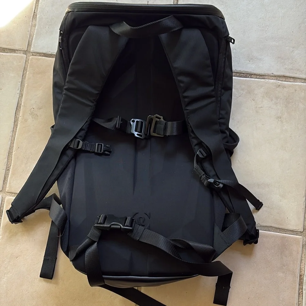 Lululemon backpack - Picture 3 of 6